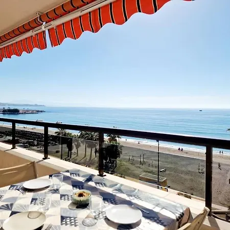アパート Beachfront Dream: Prime Location With Sea Views
