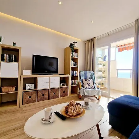 Beachfront Dream: Prime Location With Sea Views * フエンヒロラ