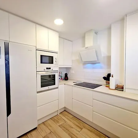 アパート Beachfront Dream: Prime Location With Sea Views