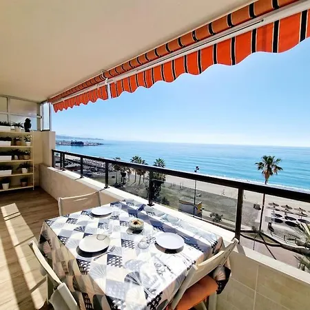 Beachfront Dream: Prime Location With Sea Views アパート フエンヒロラ