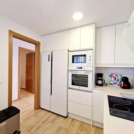 Beachfront Dream: Prime Location With Sea Views アパート フエンヒロラ